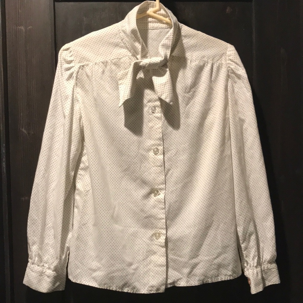 Vintage cream and polka dot blouse with tie collar women’s size small